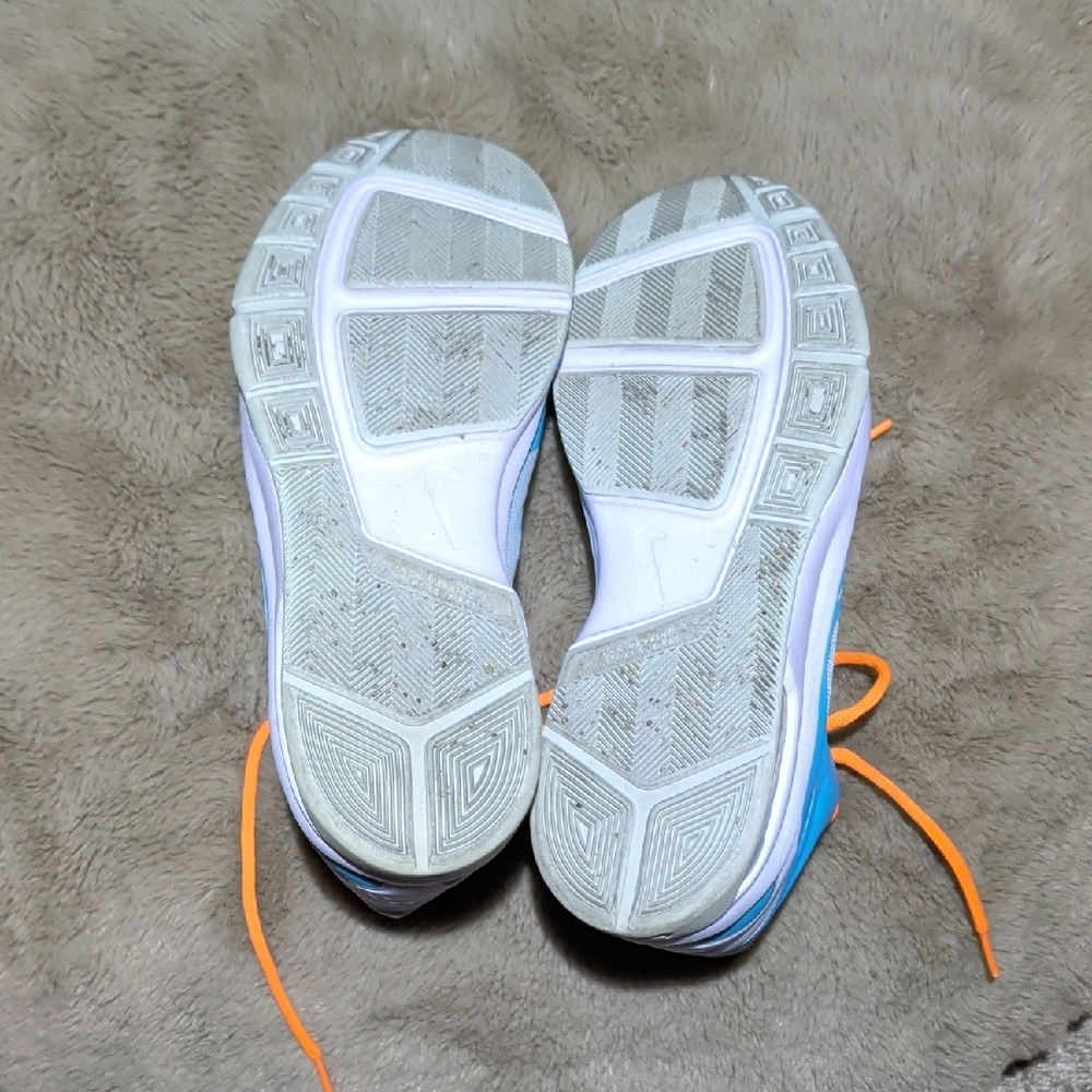 Nike Kids Mid-Top Basketball Sneakers in Turquoise & Neon Orange - Picture 7 of 8